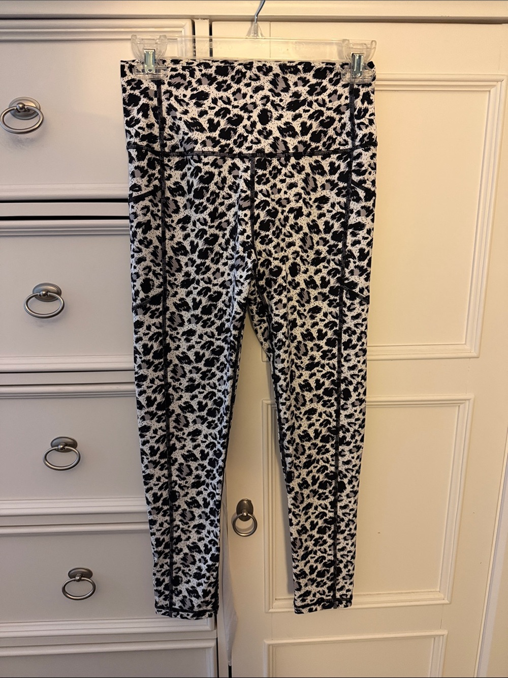 Zyia Black & White Leopard Print women’s Leggings